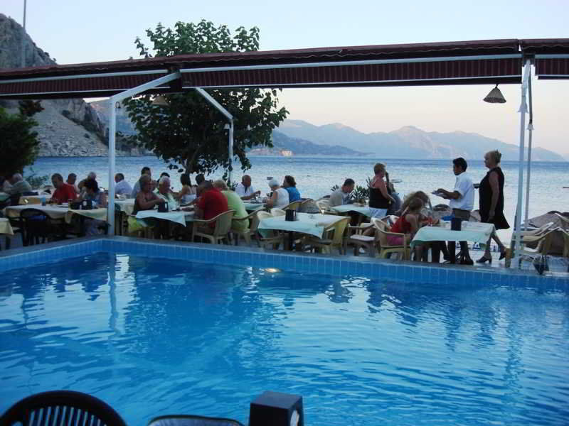 Ozcan Beach Hotel ทูรุนช์ ภายนอก รูปภาพ